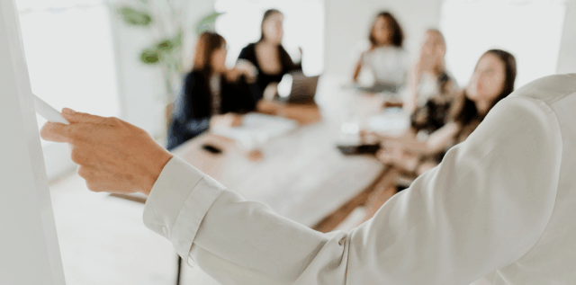 Image de l’article Former des adultes efficacement : pourquoi comprendre l’andragogie change tout